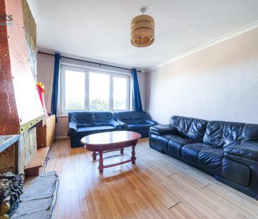 4 bedroom semi-detached house to rent - Photo 2