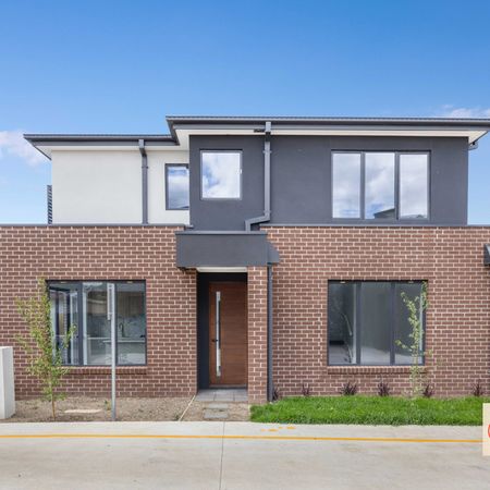 Brand New Luxury Townhouse for Lease!! - Photo 4