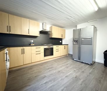 Main Road, Bradford, Denholme - Photo 4