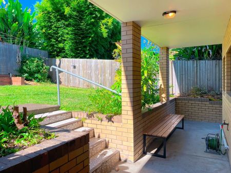 East Brisbane - Photo 2