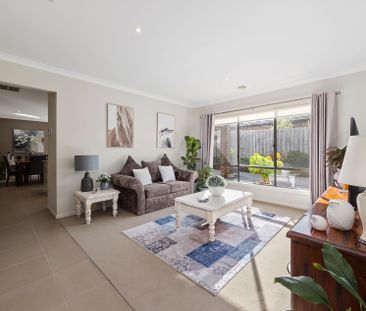 Spacious Family Home with Side Access & Room for the Caravan or Boat! - Photo 1