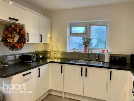 1 bedroom in a house share to rent - Photo 5