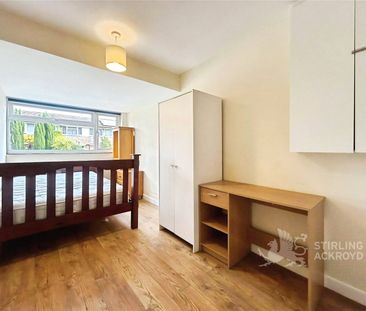 Guildford Park Avenue, Guildford, Surrey, GU2 7NH - Photo 2