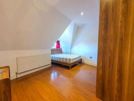 2 bedroom flat to rent - Photo 4