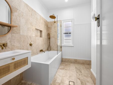 106 Woodend Rd, Woodend QLD 4305 - House For Rent | Domain - Photo 4