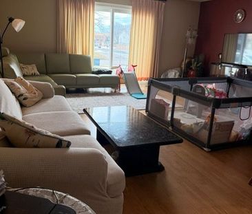 For Lease - 402 Chandos Court, Oshawa, Ontario - Photo 3