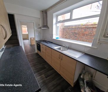 2 bedroom terraced house to rent - Photo 2