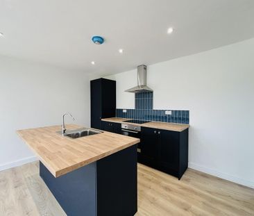 3 bedroom semi-detached house to rent - Photo 2