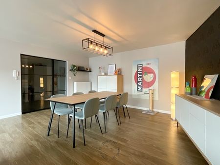 Ruim appartement van 130m² met twee slaapkamers, terras en autostaanplaats - Photo 4