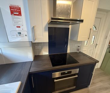 North Carr Croft, Huddersfield - Photo 2