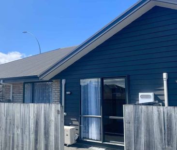 Minutes Walk to University - Photo 5