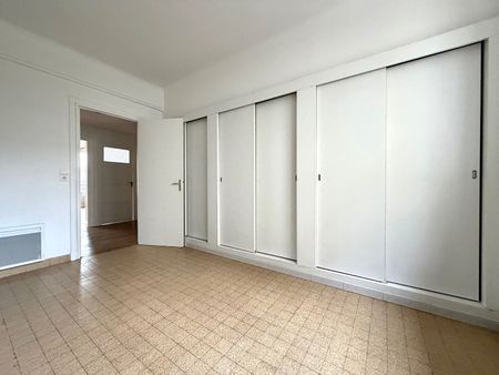 T2 - RUE DE LYON - 65.54 m² - Photo 4