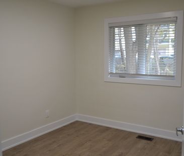 For Lease - 15 Cedar Brae Boulevard, Toronto, Ontario - Photo 2