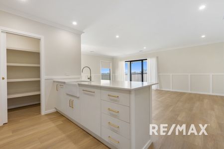 2/32 Kingsford Smith Road, Boorooma - Photo 2