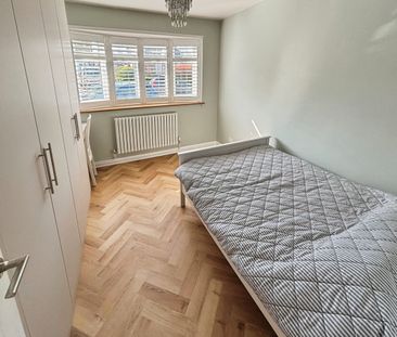 Kings Gardens, Upminster, RM14 - Photo 1