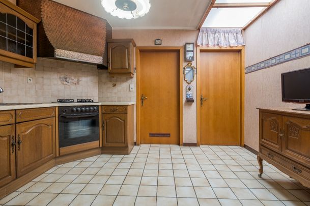 Goed onderhouden 2-slaapkamer-woning met tuin te Lokeren - Foto 1