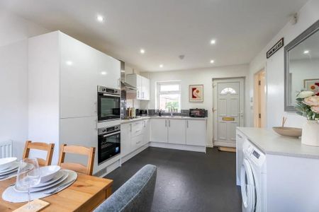 3 bedroom terraced house to rent - Photo 4