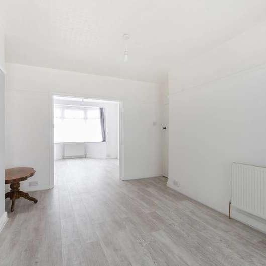Derek Avenue, Wembley, HA9 - Photo 1