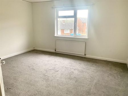 4 bedroom detached house to rent - Photo 3