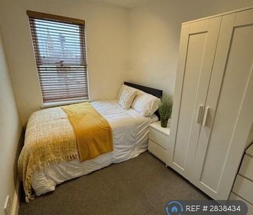 6 bedroom end of terrace house to rent - Photo 5