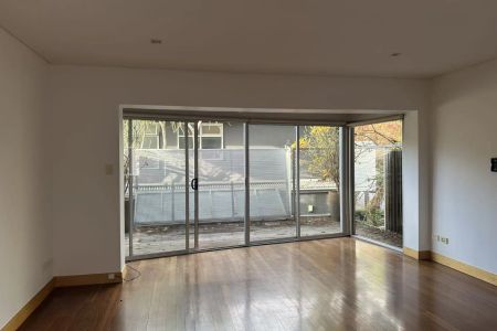 Upper Level 2 Bedrooms in Parkside! - Photo 4