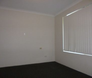 6 Welbourne Heights, Parmelia, WA 6167 - Photo 2