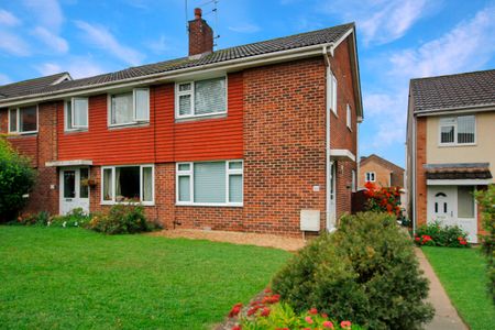 Queens Walk, Bristol, Gloucestershire, BS35 1SS - Photo 3