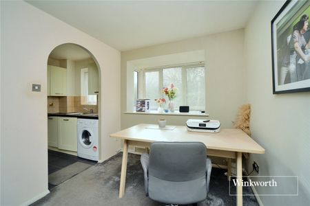 Onyx House, Percy Gardens, Worcester Park, Surrey, KT4 - Photo 2