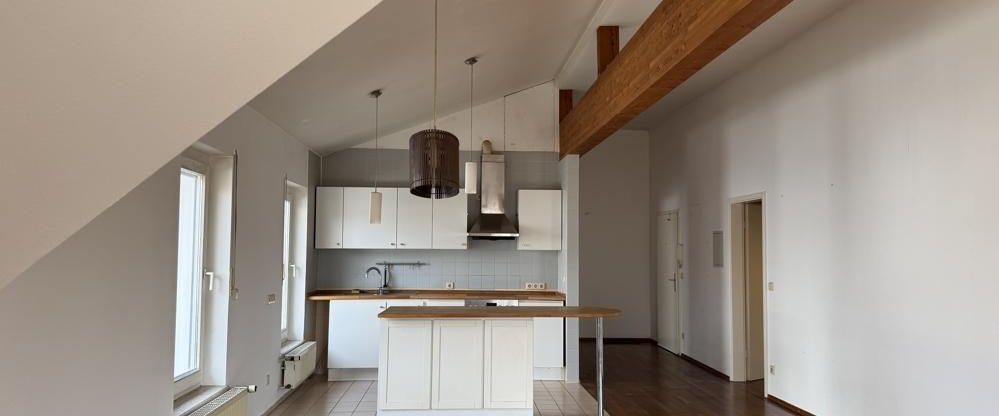 Außergewöhnliche, großräumige Dachgeschosswohnung im 2. OG, in sehr guter Lage von Düppenweiler - Photo 1