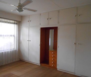 10 Evans Street, Chadstone VIC 3148 - House For Rent | Domain - Photo 6