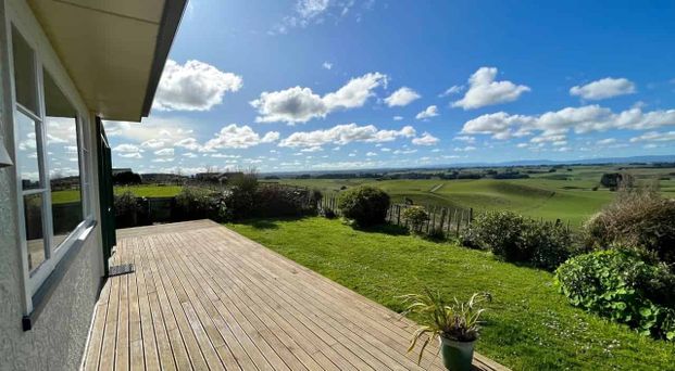 Feilding Country - Three bedroom - Photo 1