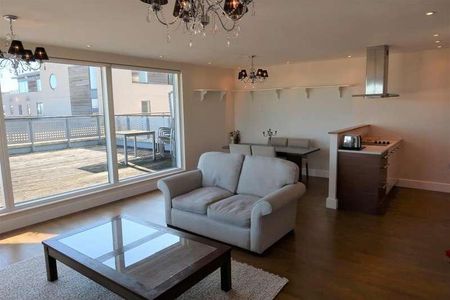 Falcon Drive, Cardiff, CF10 - Photo 2