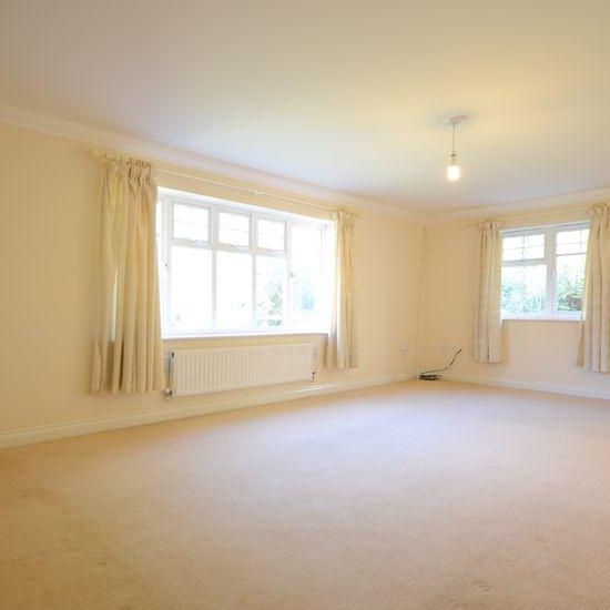 4 bedroom detached house to rent - Photo 1
