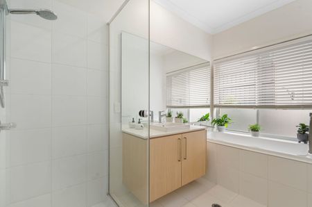 5 Player Street, North Lakes QLD 4509 - House For Rent - $780 | Domain - Photo 4