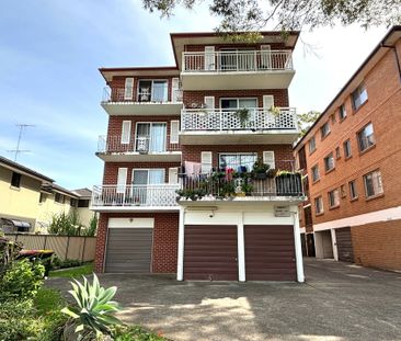 Convenient & Comfortable Living in a Prime Location - Photo 3