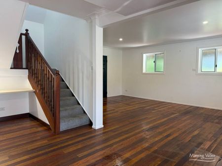 Coastal Family Home - Photo 2