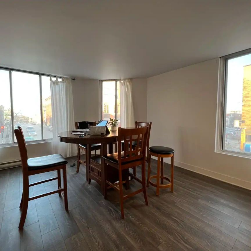 5550-5559 St. Laurent. & 7-9 St. Viateur West — 5552 St. Laurent - Photo 1