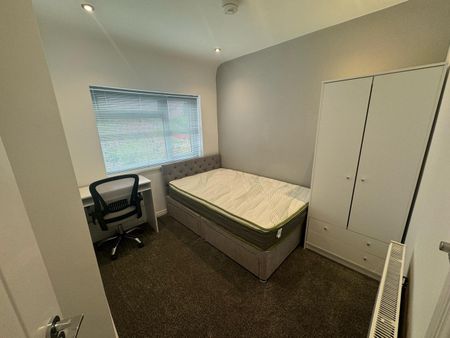 5 Bed Semi-Detached House, Sheriff Avenue, CV4 - Photo 5