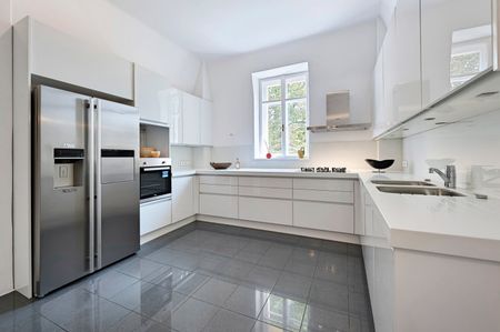 Traumhaft: Wohnen in Altbauvilla nahe Park & Wald! - Photo 2