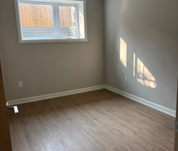 708 Woolwich Street #124 - Photo 4