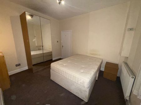 2 Bed Flat, Harbut Road, SW11 - Photo 5