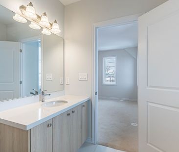 For Lease - 5907 Saigon Street, Mississauga, Ontario - Photo 2