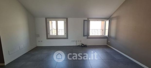 Quadrilocale in Affitto in Via Crema a Milano - Foto 1