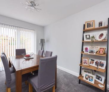 3 bedroom detached house to rent - Photo 2