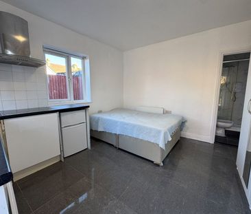 Studio Flat, Olive Road, W5 - Photo 4