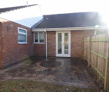 2 bedroom semi-detached bungalow to rent - Photo 3