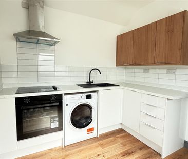 Flat C, 49 Holyhead Road - Photo 4