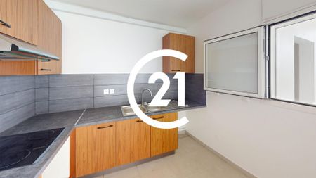 Location Appartement 88.86m² 4 pièces Fort de france - Photo 3