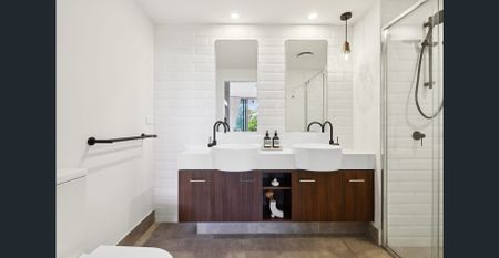 Modern Lakeside Luxury with Expansive Views - Photo 2