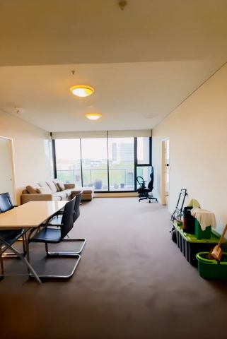 2 bed 2 bath - Photo 2